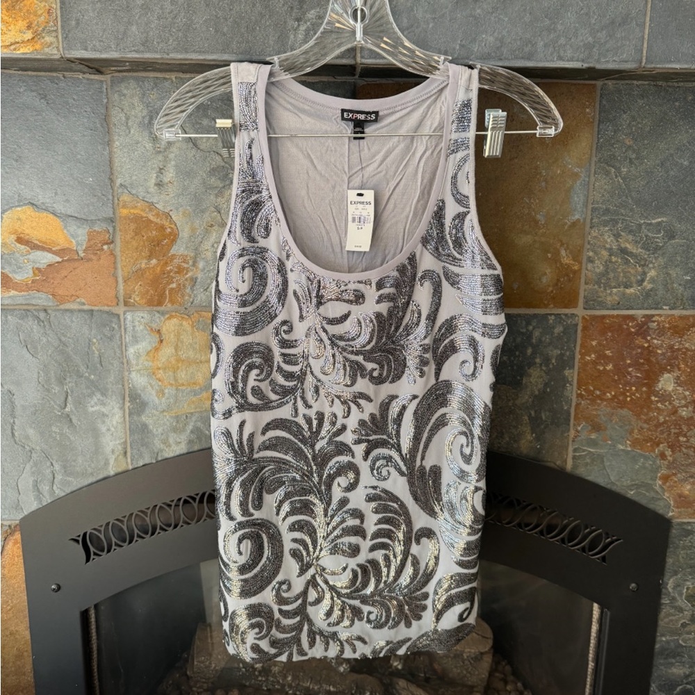 Express Grey Sequin Leaf Motif Sleeveless Blouse Tank size small new with tags